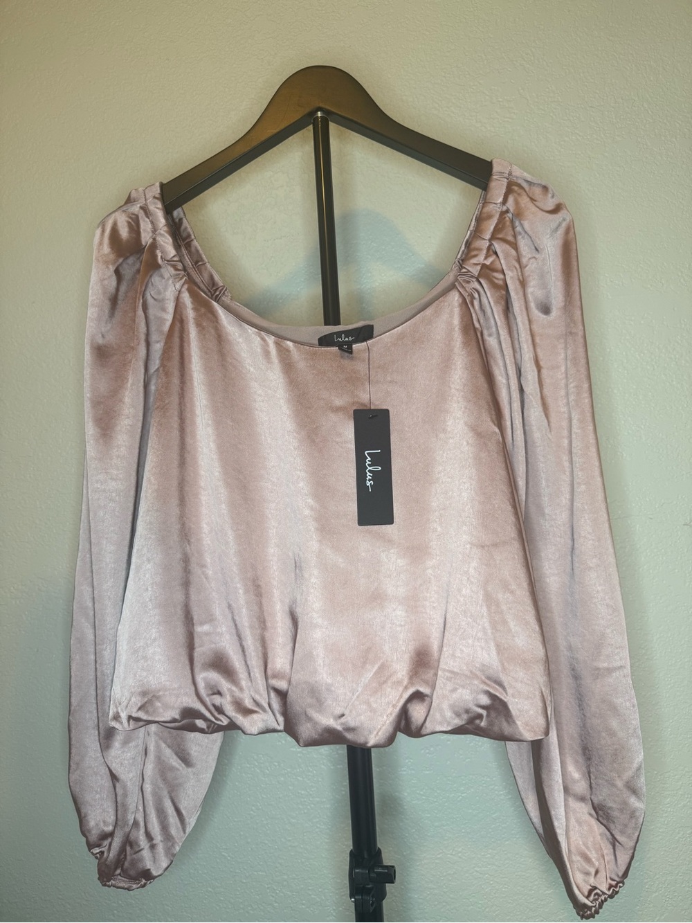 Lulu's Dusty Blush Satin Puff-Sleeve Top